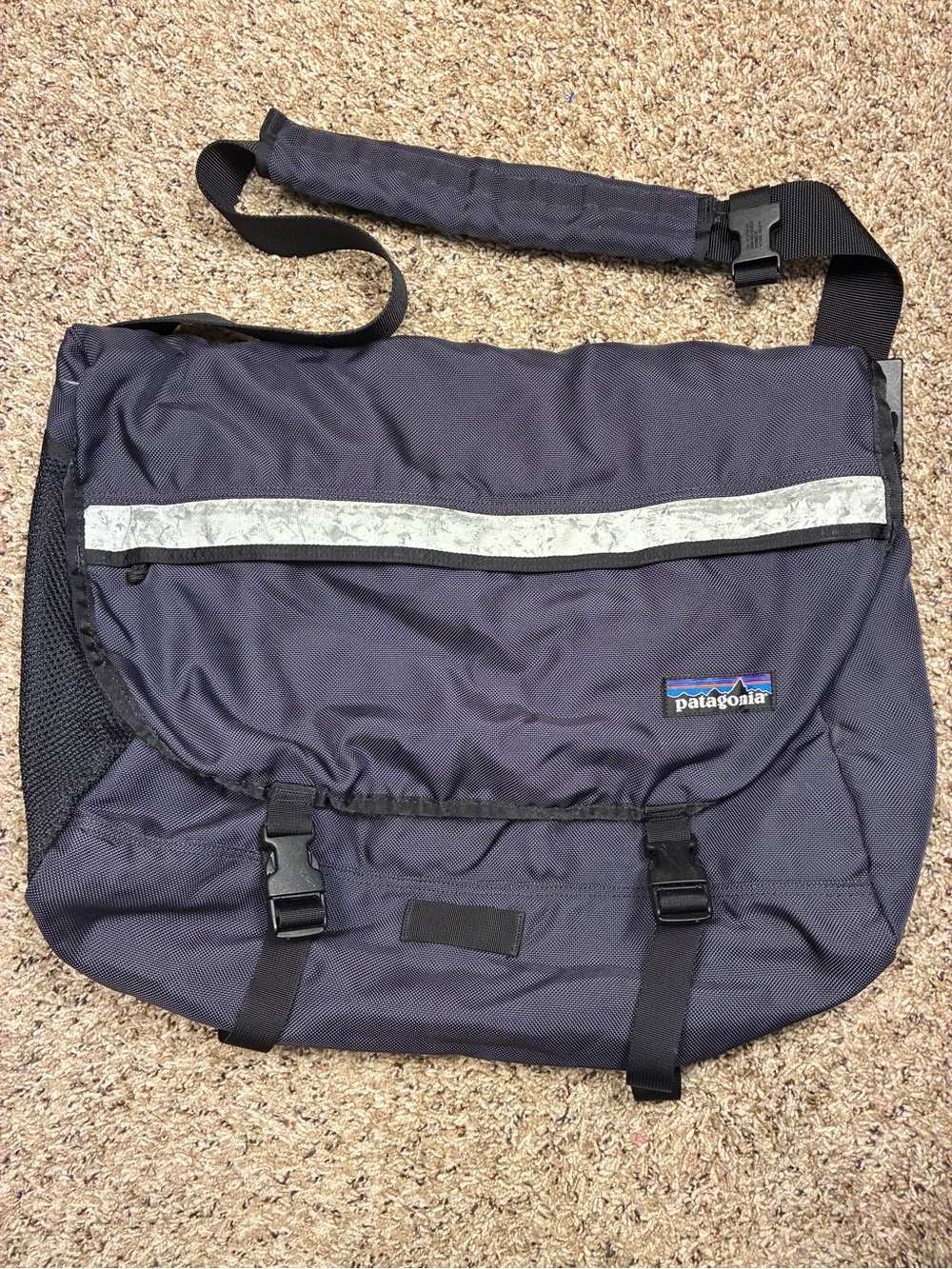 Patagonia VTG 90s y2k Critical Mass Messenger Travel Bag Flap